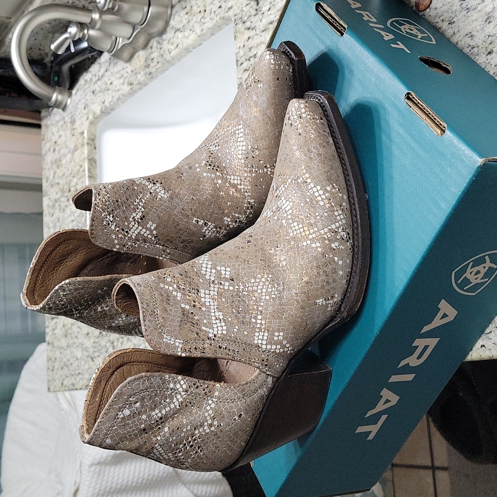 Ariat Dixon 8 metallic snake